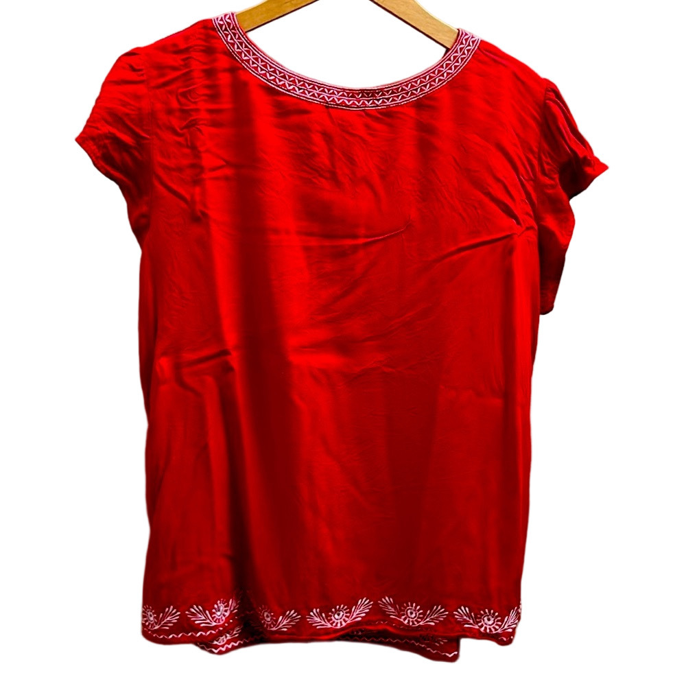 ☘️ Faded Glory Scarlet Blouse with Ivory Detailing - Picture 6 of 9